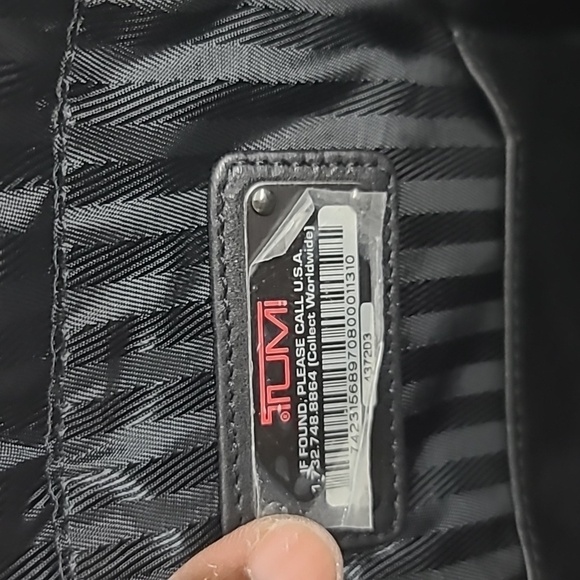 Tumi nylon 12x12 shoulder bag - Picture 12 of 15